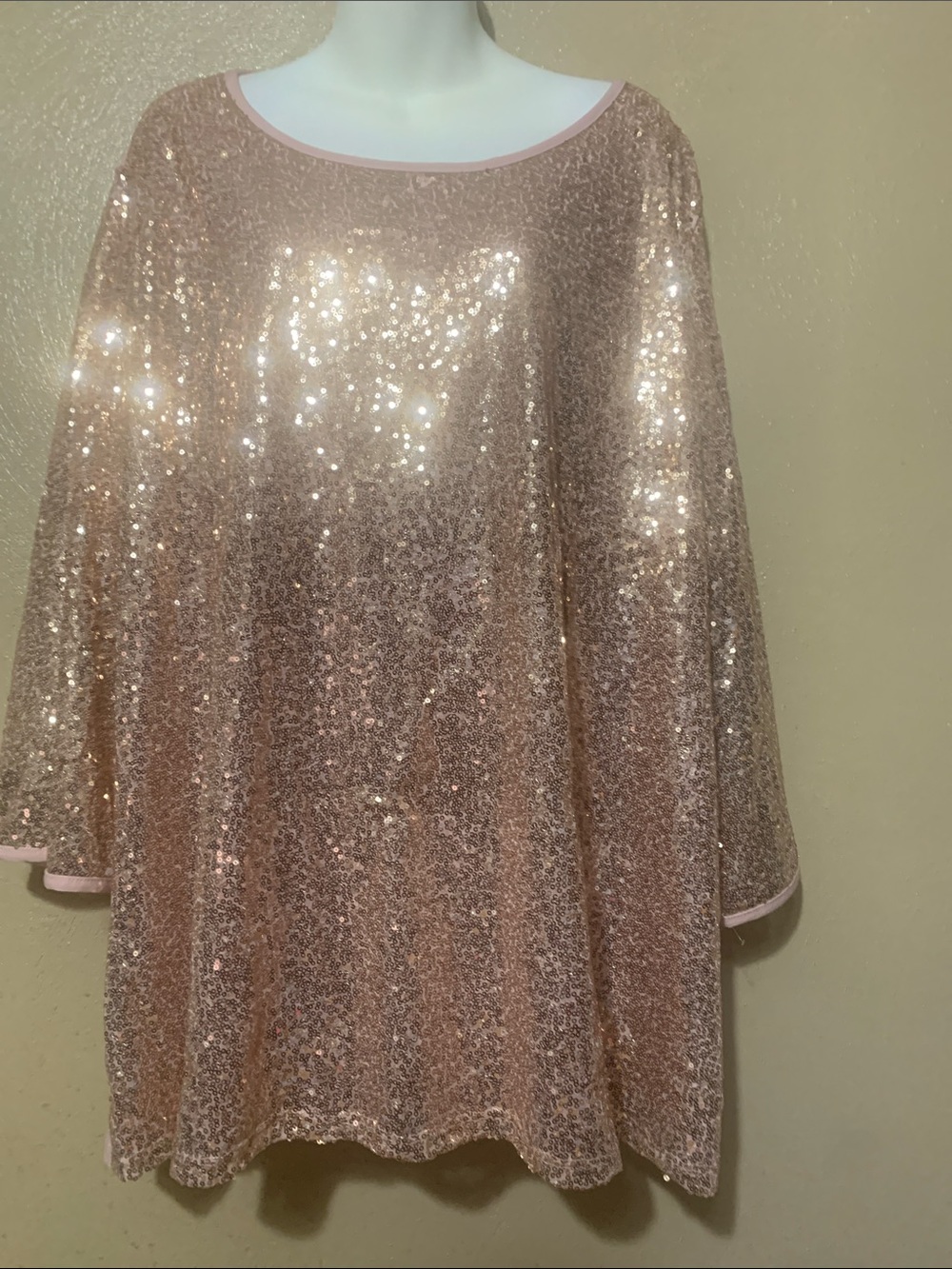 Antthony  2X Pink Sequin Scoop Neck Top NWT